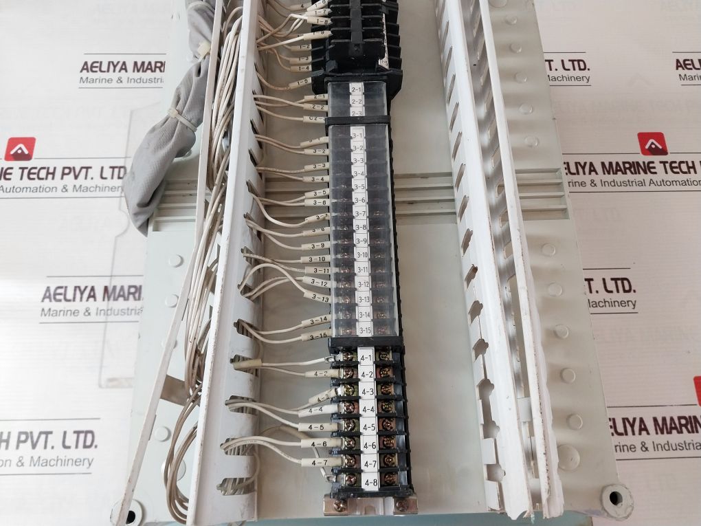 Hyun Jin Battery Charger & Discharger 50/60 Hz