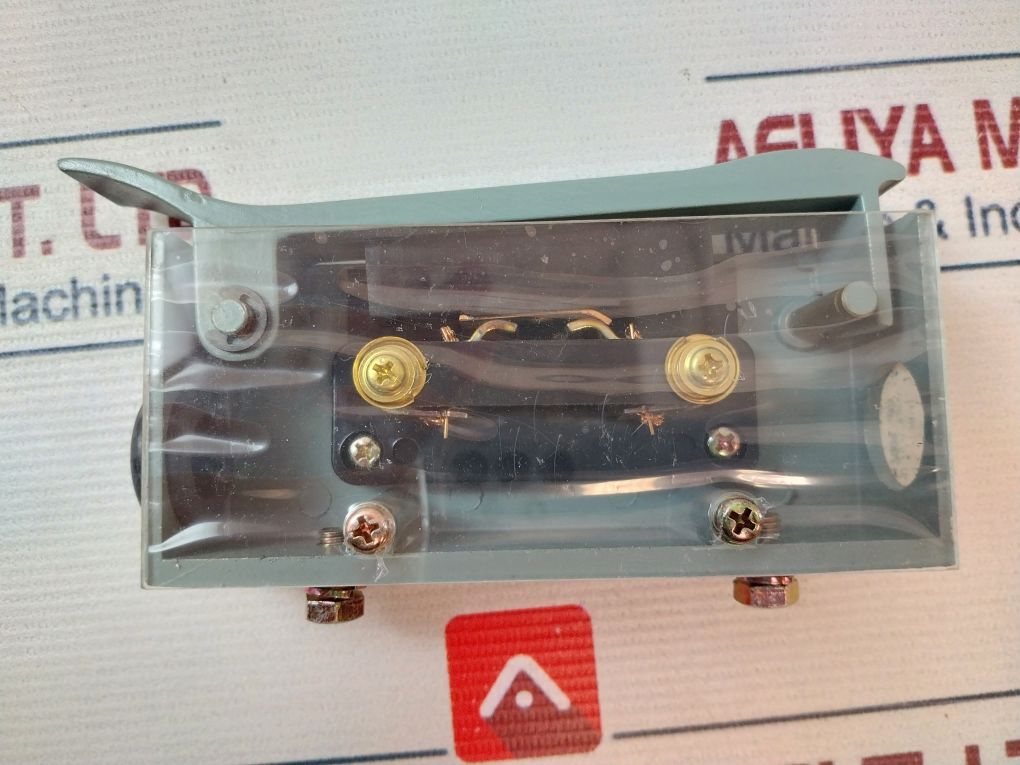Hyundai Dc230V F/Elevator Gate Switch