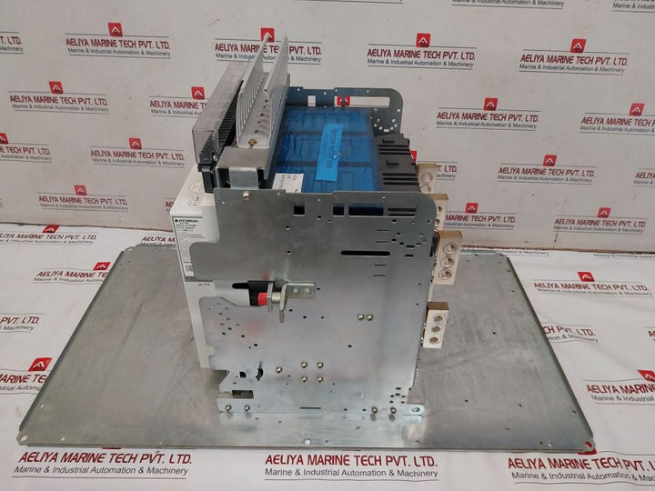 Hyundai Electric Hgn32 Air Circuit Breaker 3-pole 2624A