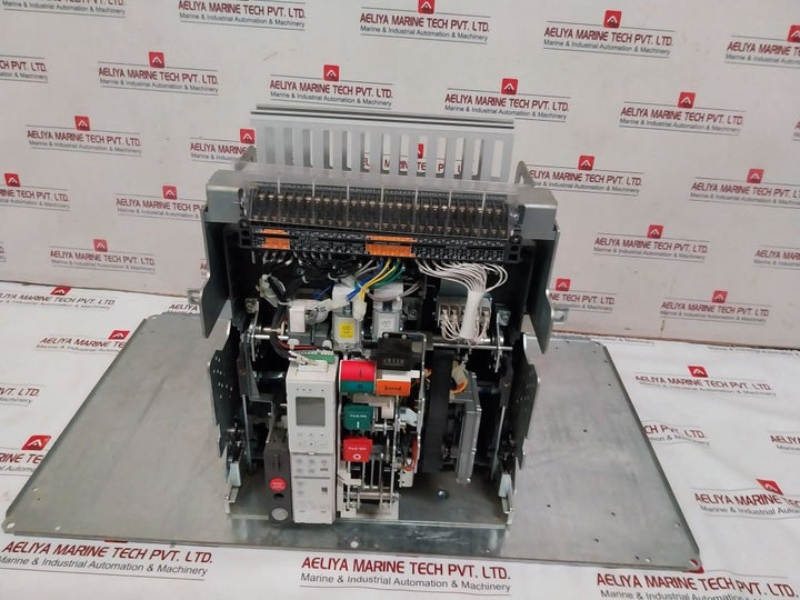 Hyundai Electric Hgn32 Air Circuit Breaker 3-pole 2624A