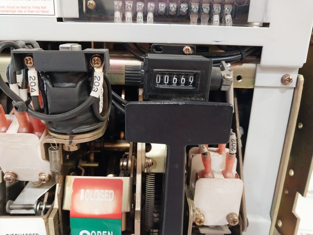 Hyundai Hat06 Air Circuit Breaker 690V Ac