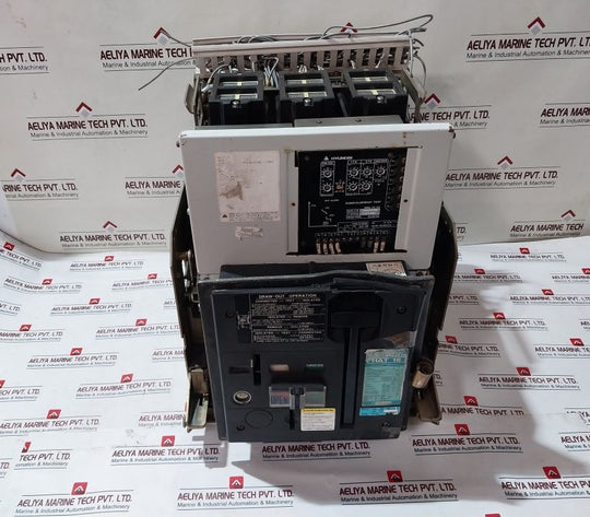 Hyundai Hat 16 Poles 3 Air Circuit Breaker 50/60 Hz 200V-240V
