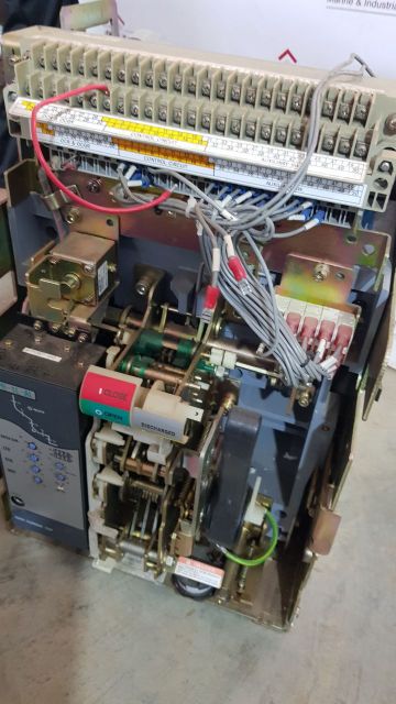 Hyundai Hian12 Air Circuit Breaker(Incomplete Parts)