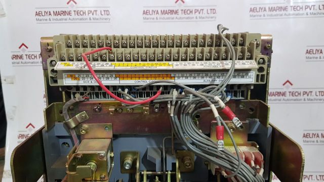 Hyundai Hian12 Air Circuit Breaker(Incomplete Parts)