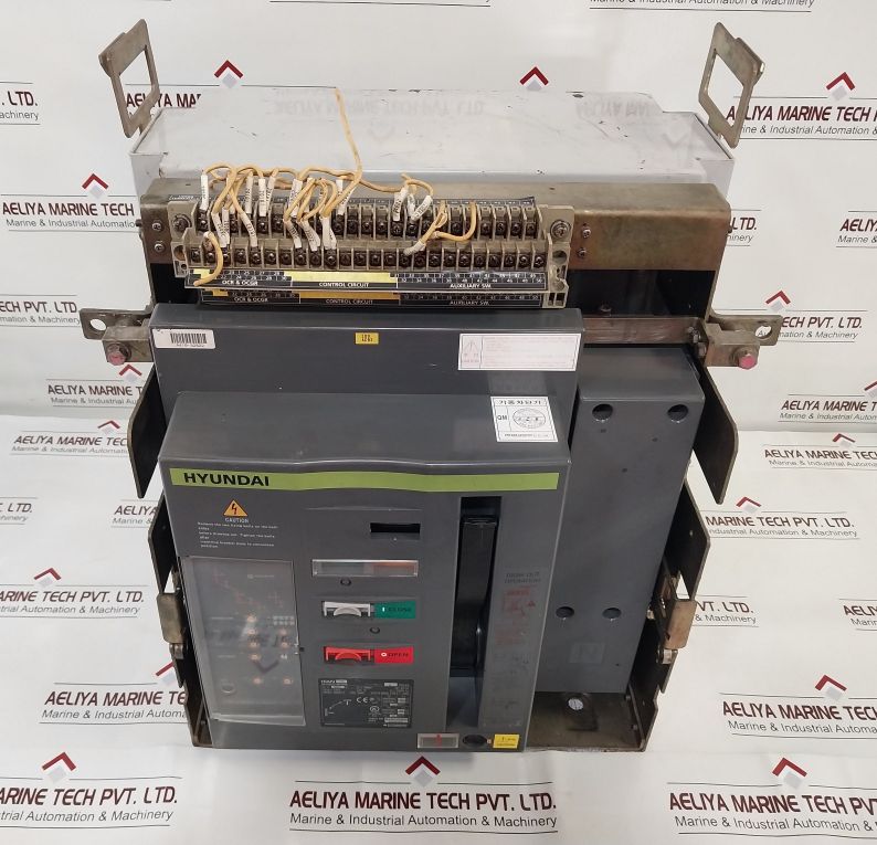 Hyundai Hian 06 Air Circuit Breaker 4 Poles