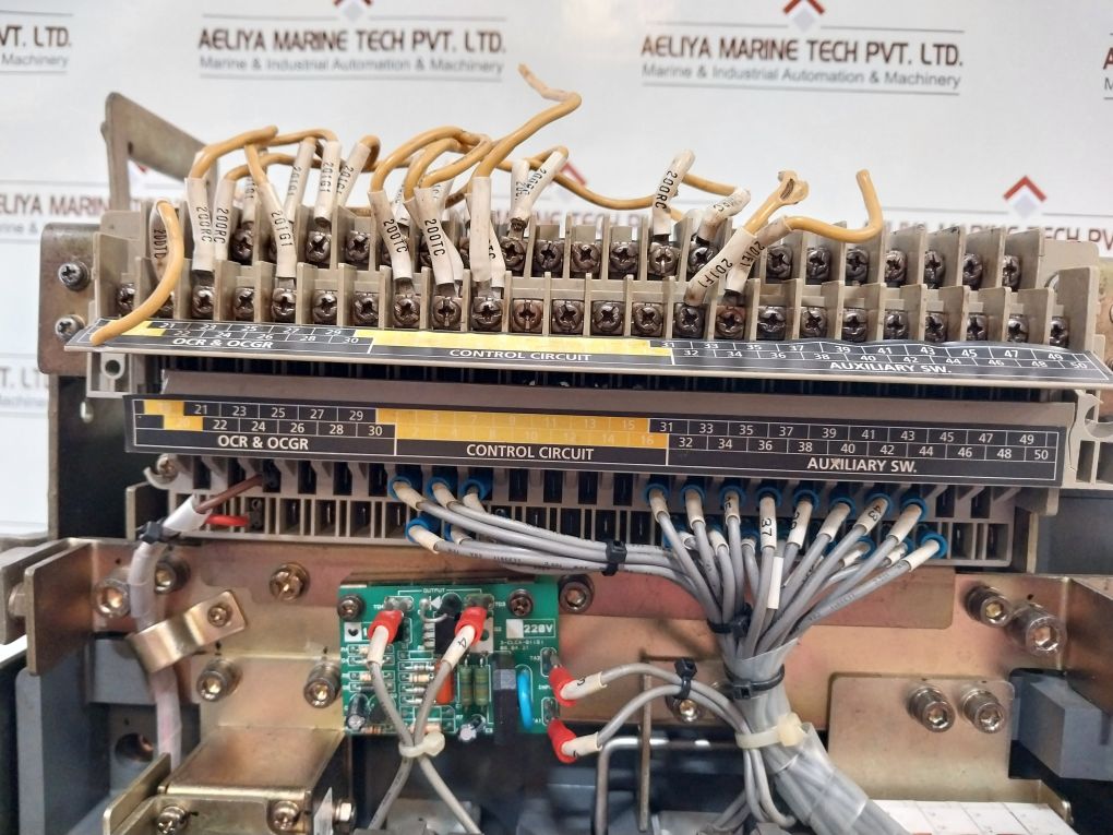 Hyundai Hian 06 Air Circuit Breaker 4 Poles