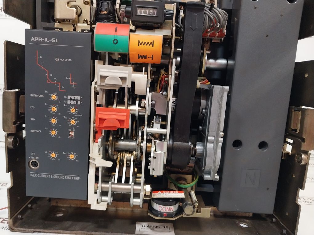 Hyundai Hian 06 Air Circuit Breaker 4 Poles