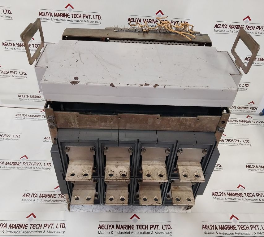 Hyundai Hian 06 Air Circuit Breaker 4 Poles