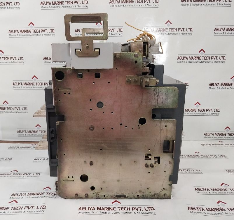 Hyundai Hian 06 Air Circuit Breaker 4 Poles