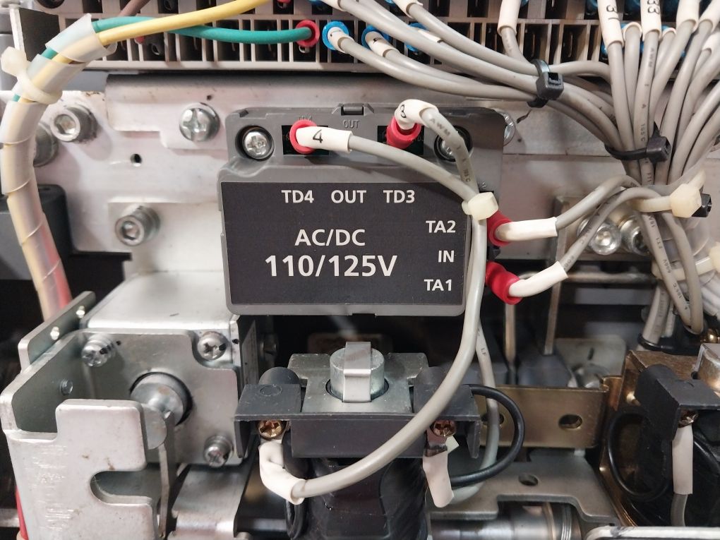 Hyundai Hian20 Air Circuit Breaker 3 Poles