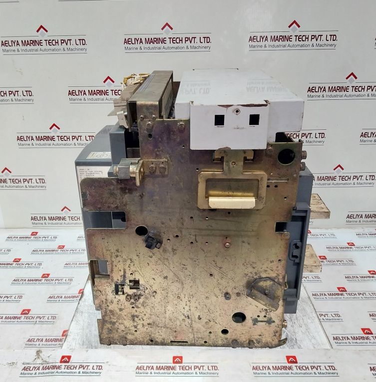 Hyundai Hian 20 3 Poles Air Circuit Breaker 2000A Cat B 50/60Hz