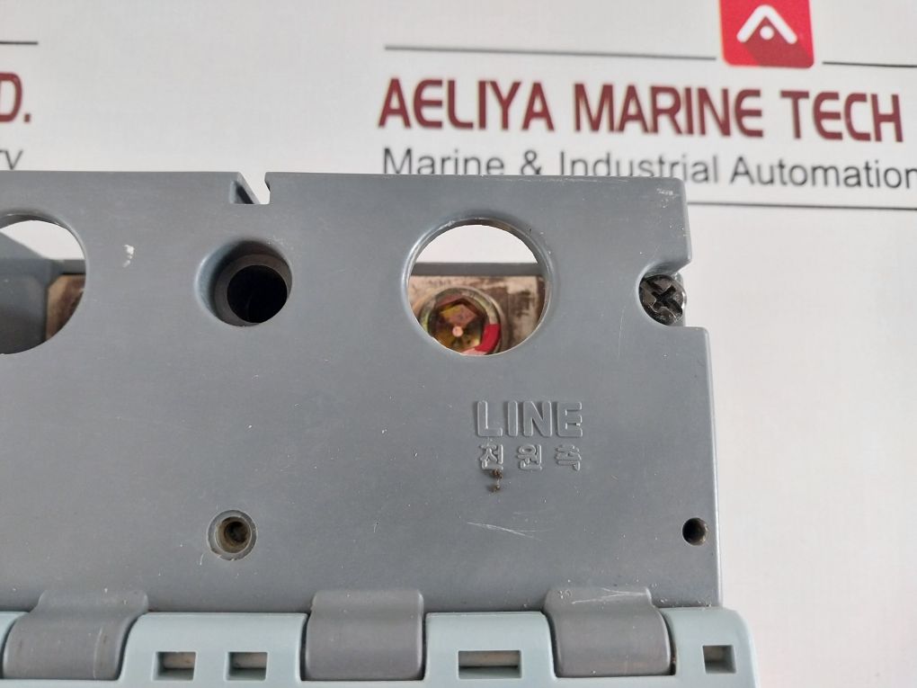 Hyundai Hisd 803 Molded Case Circuit Breaker