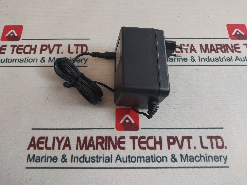 Icom Ad-6563F & Bm-104E Battery Charger 230V~50Hz