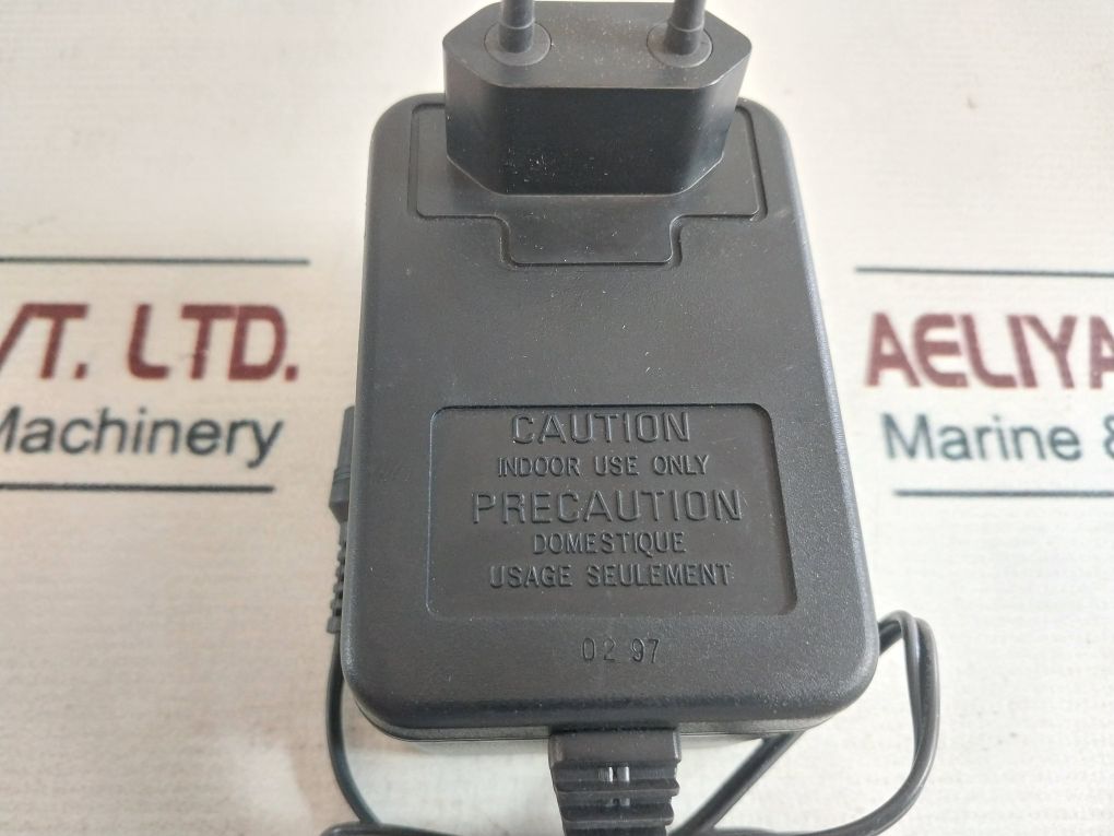 Icom Ad-6563F & Bm-104E Battery Charger 230V~50Hz