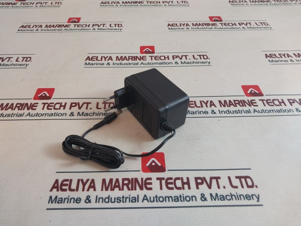 Icom Ad-6563F & Bm-104E Battery Charger 230V~50Hz