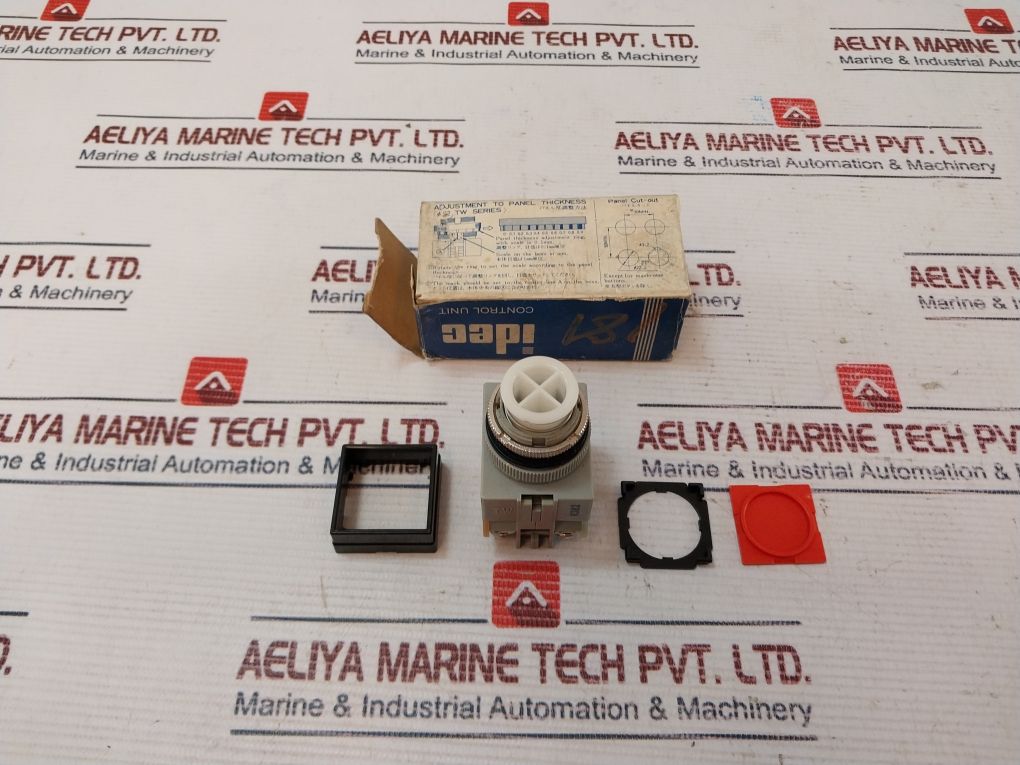 Idec 41-10650 Izumi Push Button Abqw111-r 10A 600V