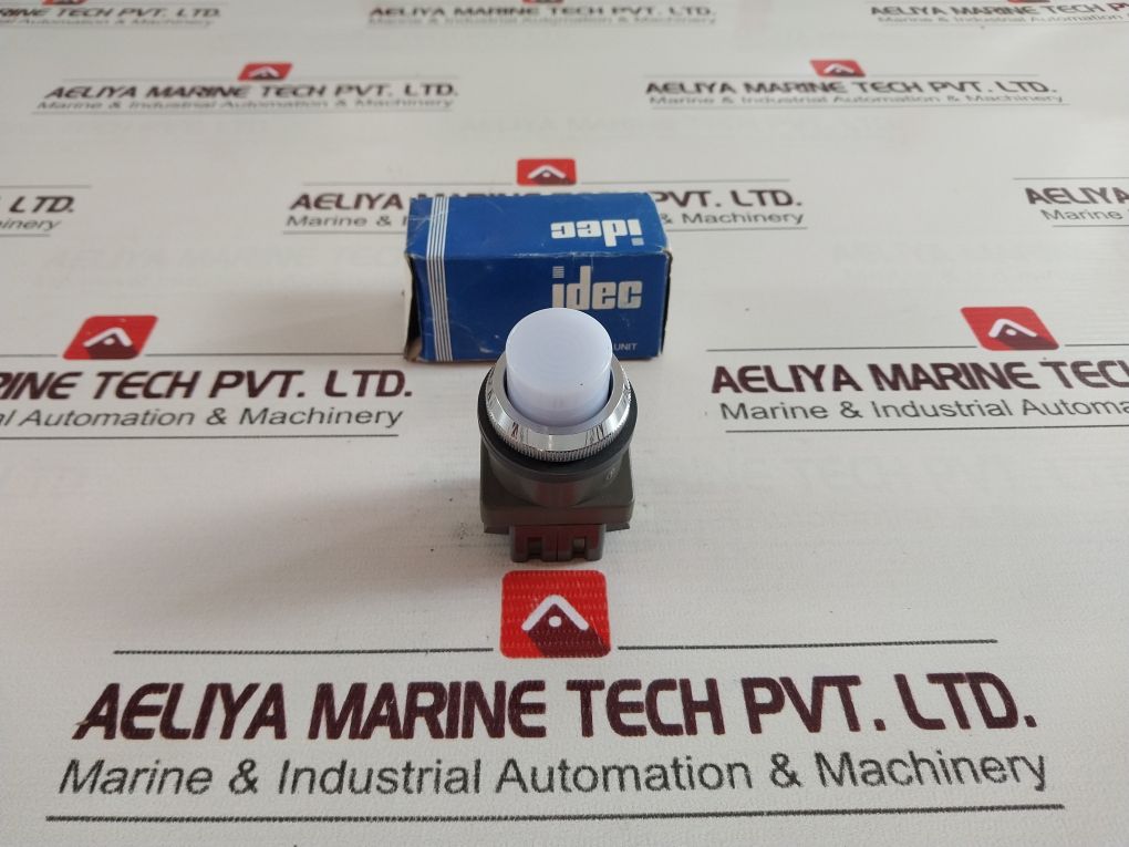 Idec Aln3311-w Illuminated Pushbutton Switch
