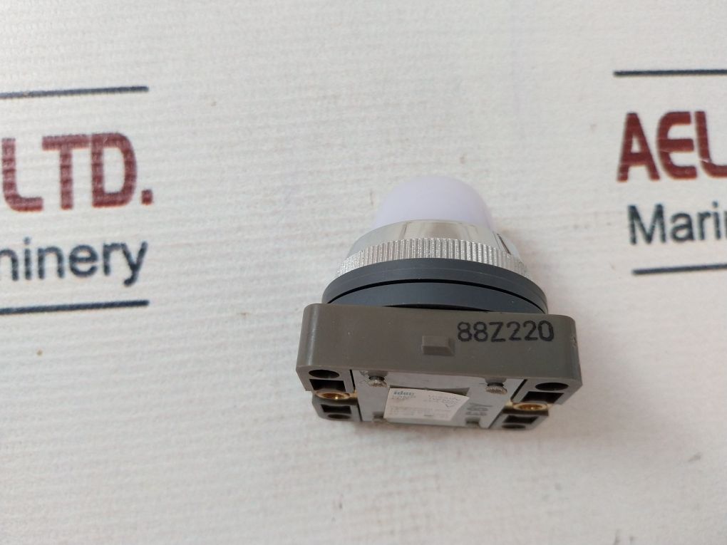 Idec Apn133W White Dome Pilot Light 250V 14-22Awg