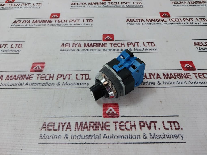 Idec Asd3320N Selector Switch Control Unit 10A 600V