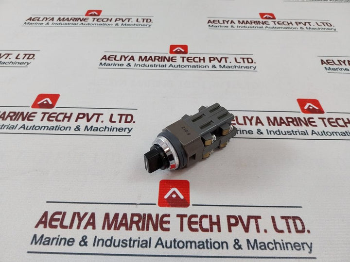 Idec Asn205S Selector Switch 12-22Awg 600V