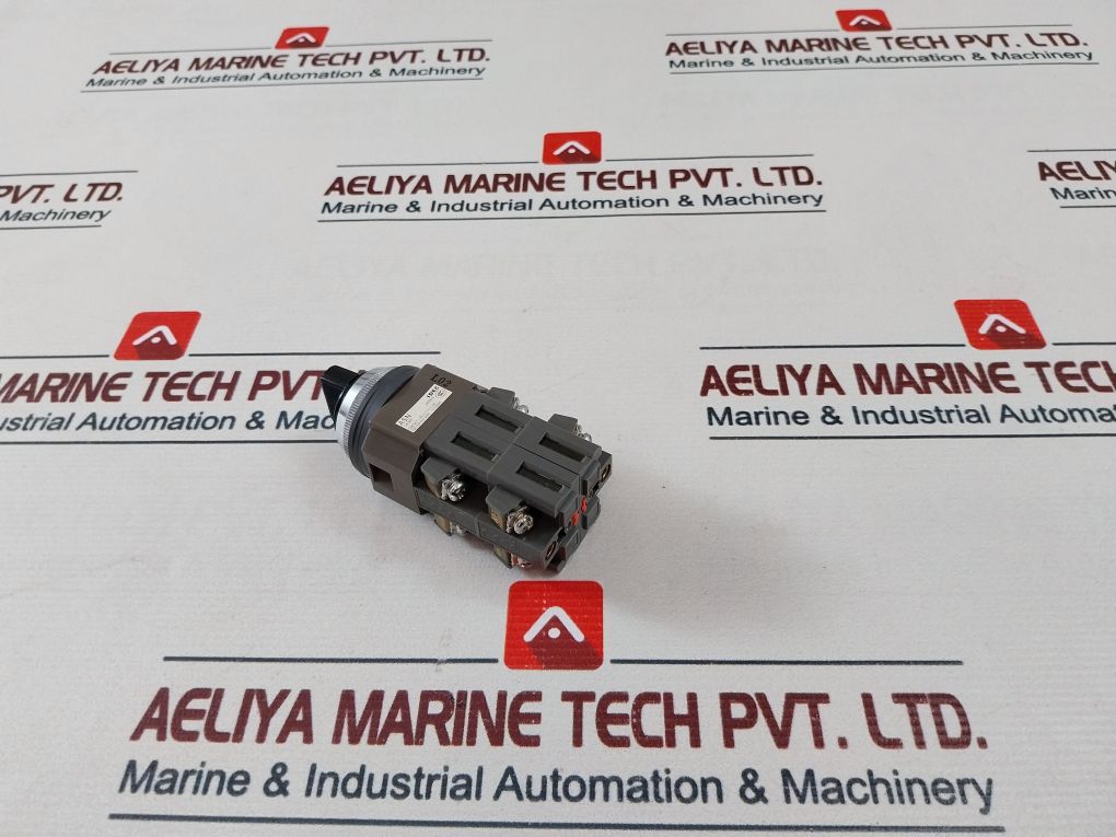 Idec Asn205S Selector Switch 12-22Awg 600V