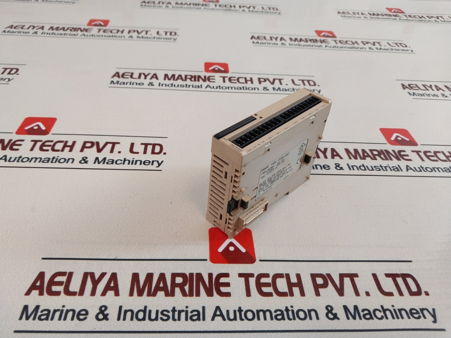 Idec Fc4A-j8C1 Programmable Logic Controller Input Module 5V Dc