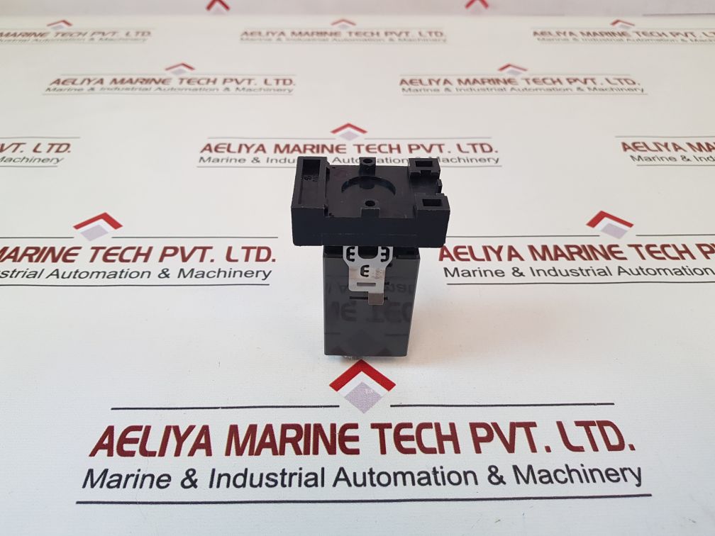 Idec Gt3F-2Ad24 Electronic Timer With Base