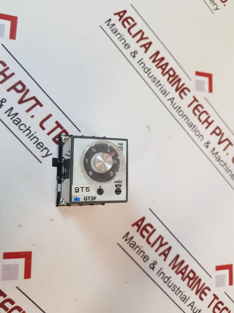 Idec Gt3F-2Ad24 Electronic Timer With Base