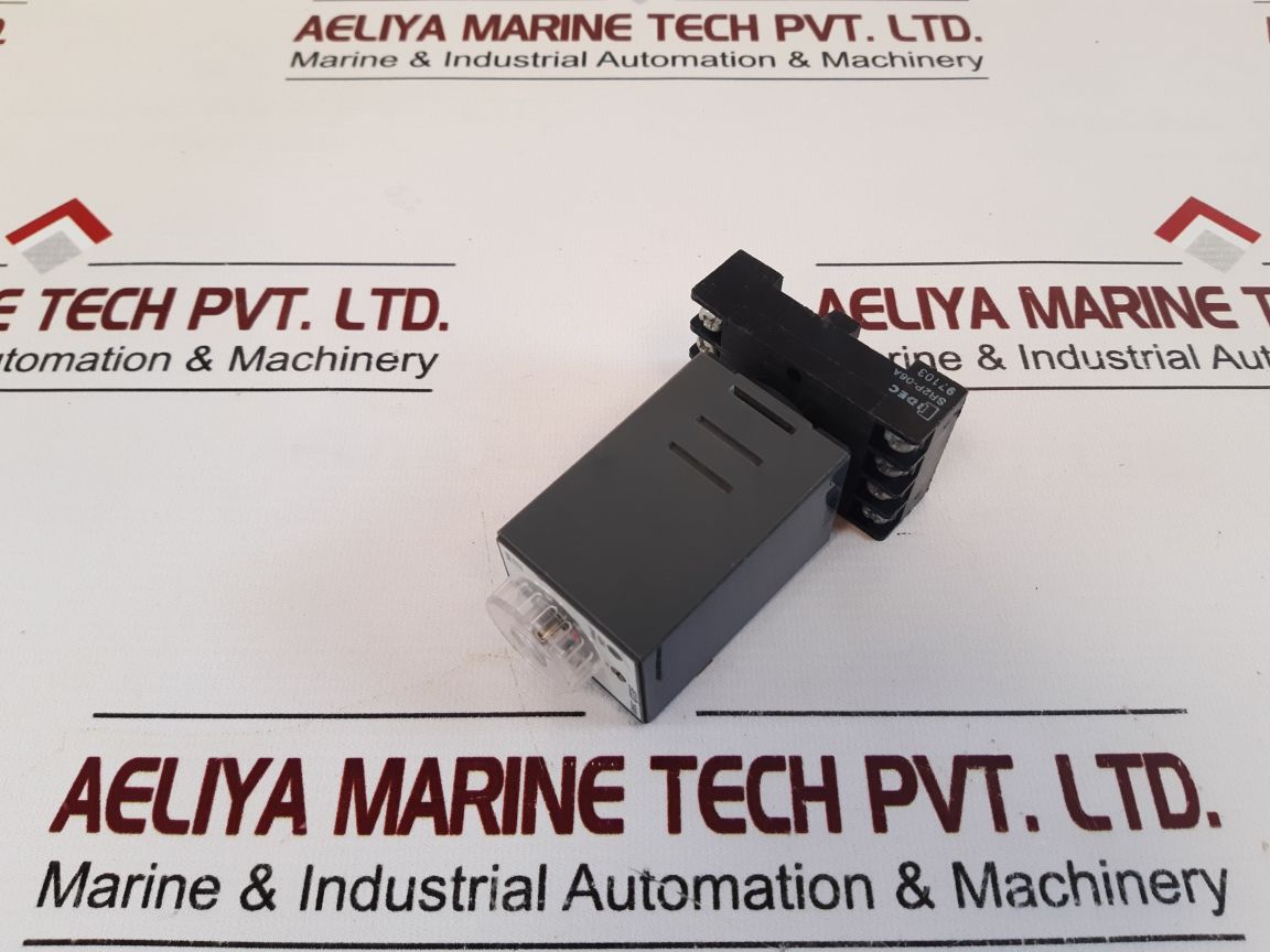 Idec Gt3F-2Af20 Electronic Timer With Base Gt3F