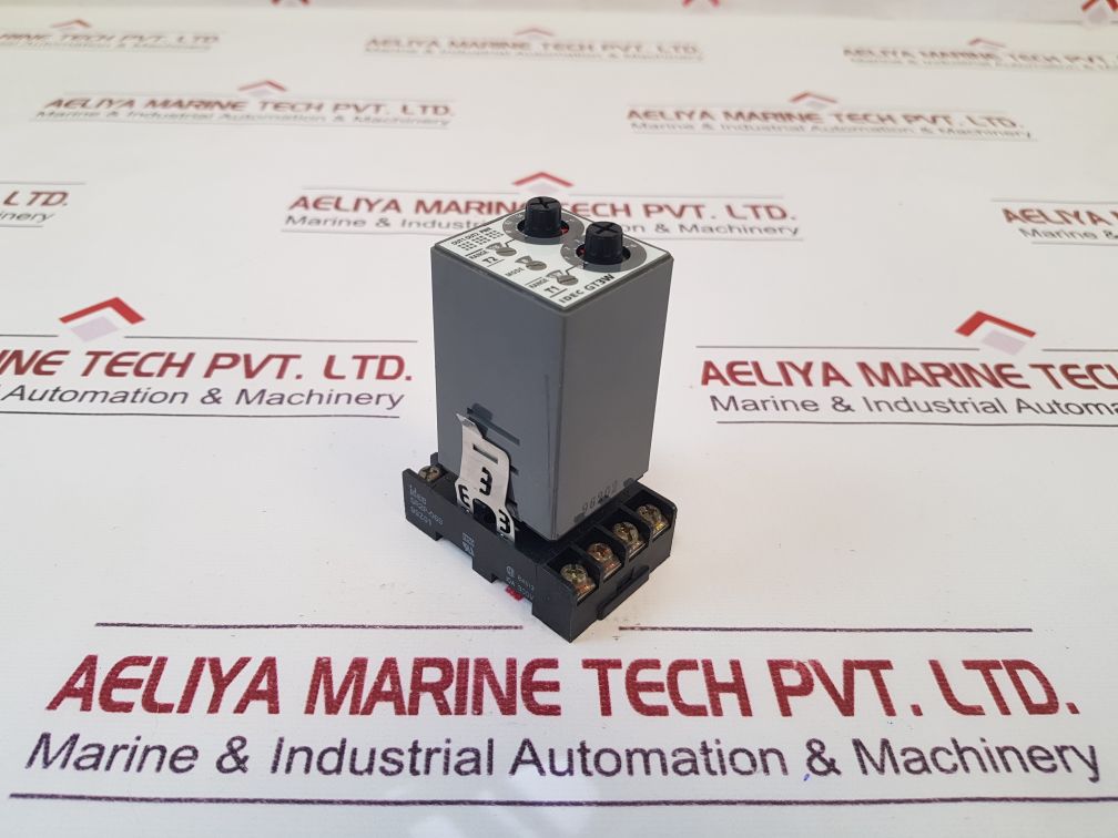 Idec Gt3W-a11Af20N Electronic Timer With Socket Base