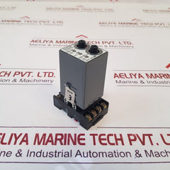 Idec Gt3W-a11Af20N Electronic Timer With Socket Base