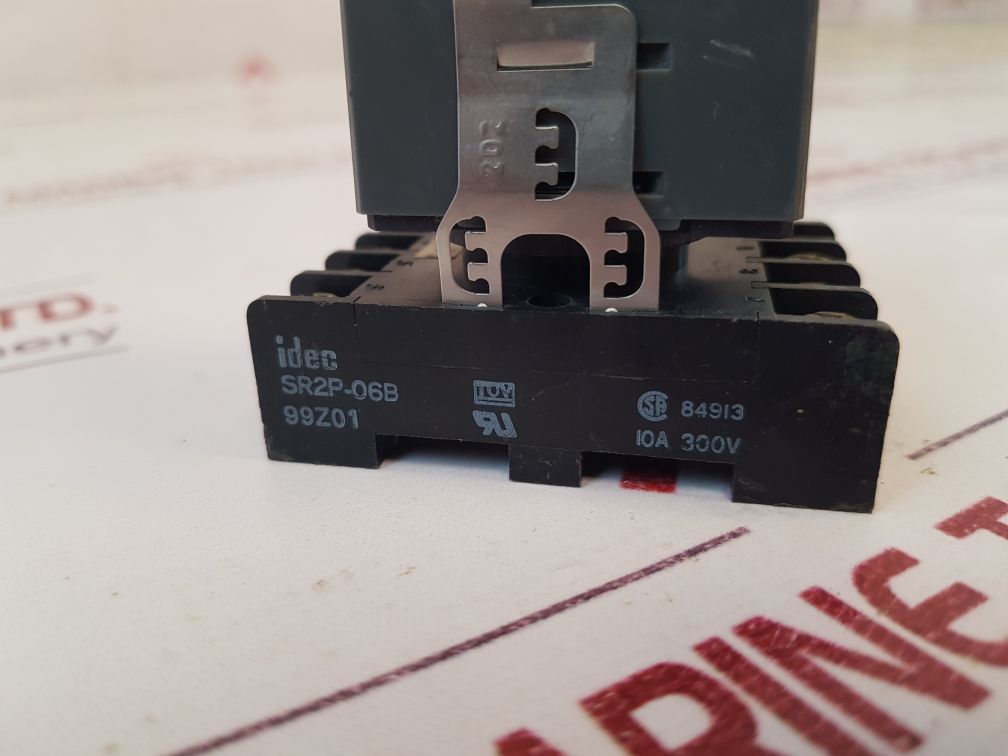 Idec Gt3W-a11Af20N Electronic Timer With Socket Base