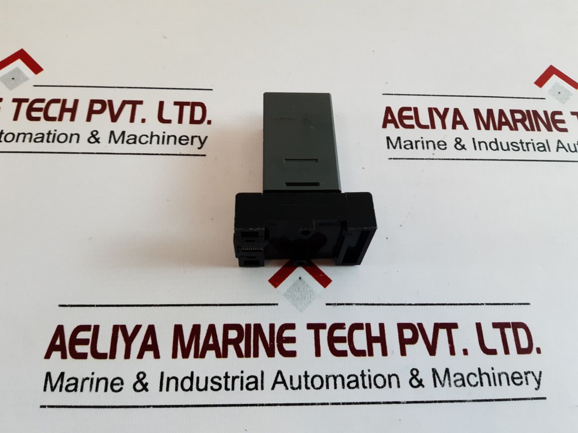 Idec Gt5P-n Electronic Timer With Sr2P-06A Base