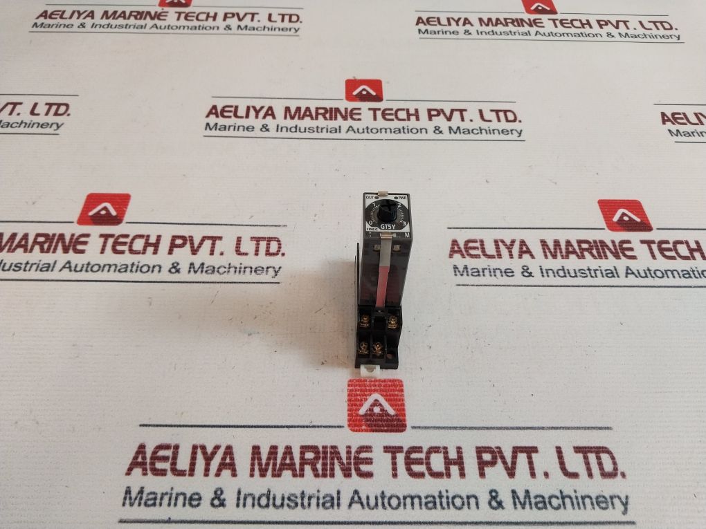 Idec Gt5Y-2Sn Electronic Timer With Socket
