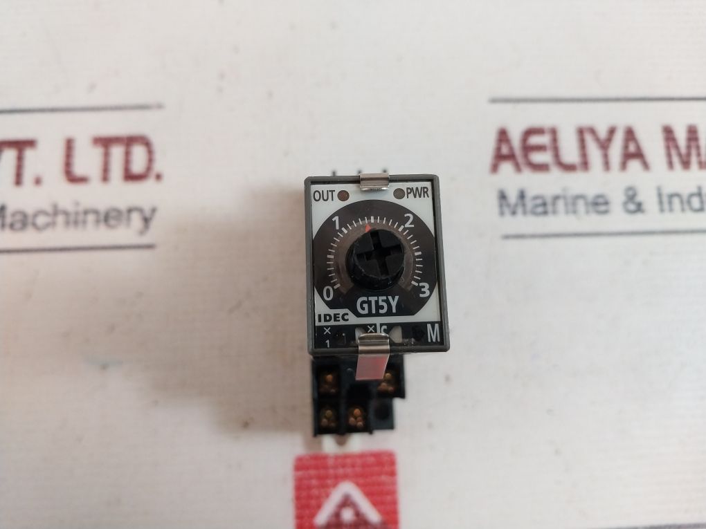 Idec Gt5Y-2Sn Electronic Timer With Socket