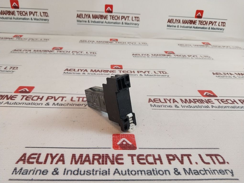 Idec Gt5Y-2Sn Electronic Timer With Socket