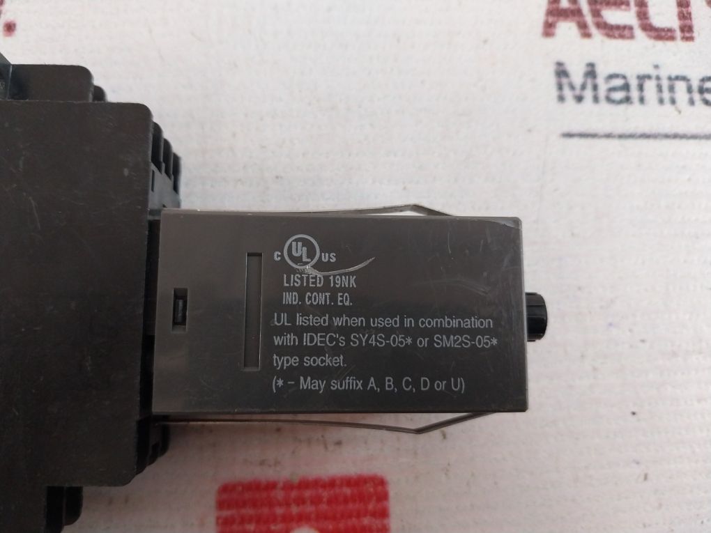 Idec Gt5Y-2Sn Electronic Timer With Socket