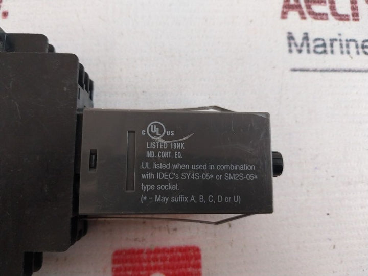 Idec Gt5Y-2Sn Electronic Timer With Socket