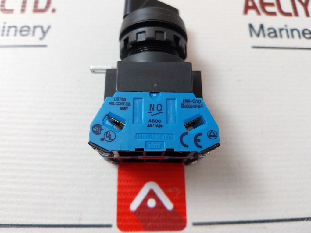 Idec Hw-cb11 Selector Switch Hw1S-21T11 600V