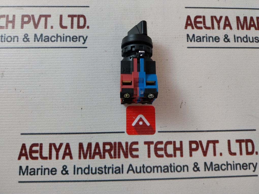 Idec Hw-cb11 Selector Switch Hw1S-21T11 600V