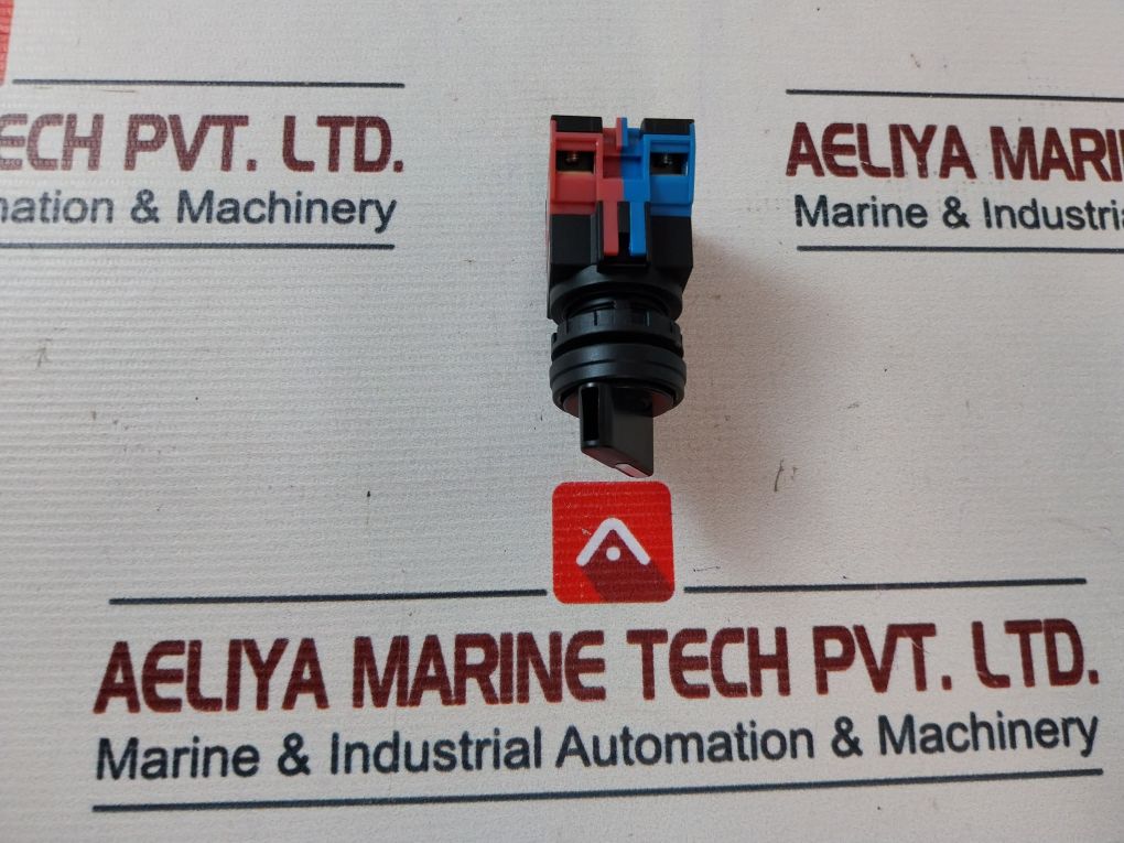 Idec Hw-cb11 Selector Switch Hw1S-21T11 600V