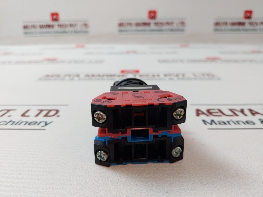 Idec Hw-cb11 Selector Switch Hw1S-21T11 600V