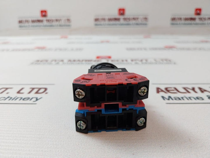 Idec Hw-cb11 Selector Switch Hw1S-21T11 600V
