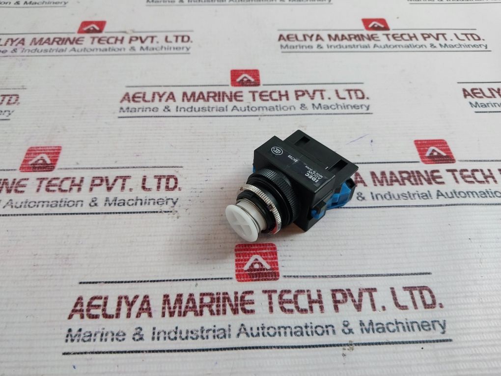 Idec Hw-u10 Push Button With Contact Block 10A 600V