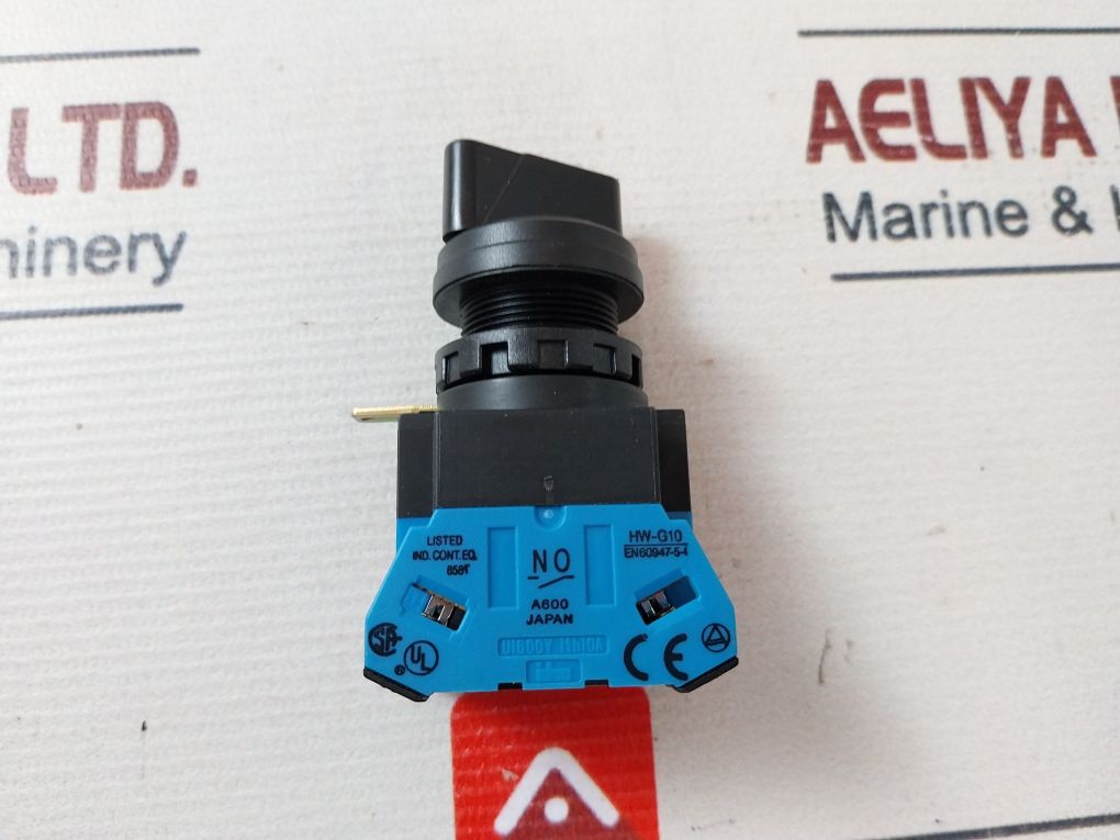 Idec Hw1S-2T11 Selector Switch 600V