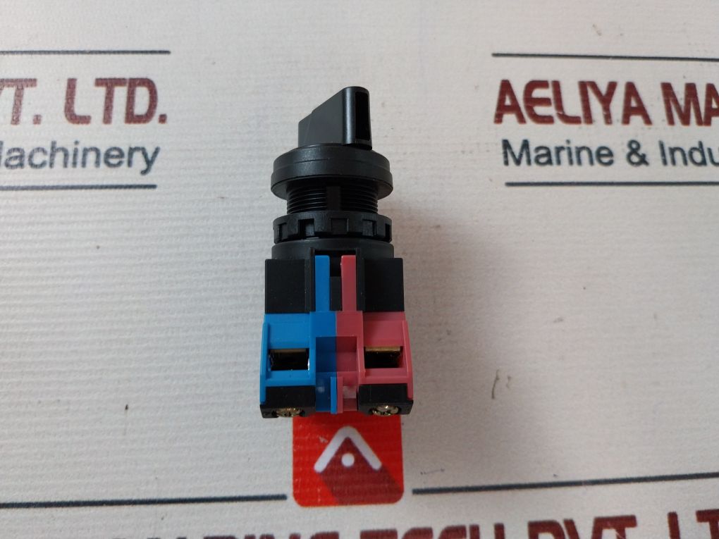 Idec Hw1S-2T11 Selector Switch 600V