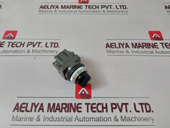 Idec Izumi 41-10570 Selector Switch Ac300V 3A