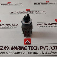 Idec Izumi Asn 41-10569 Selector Switch
