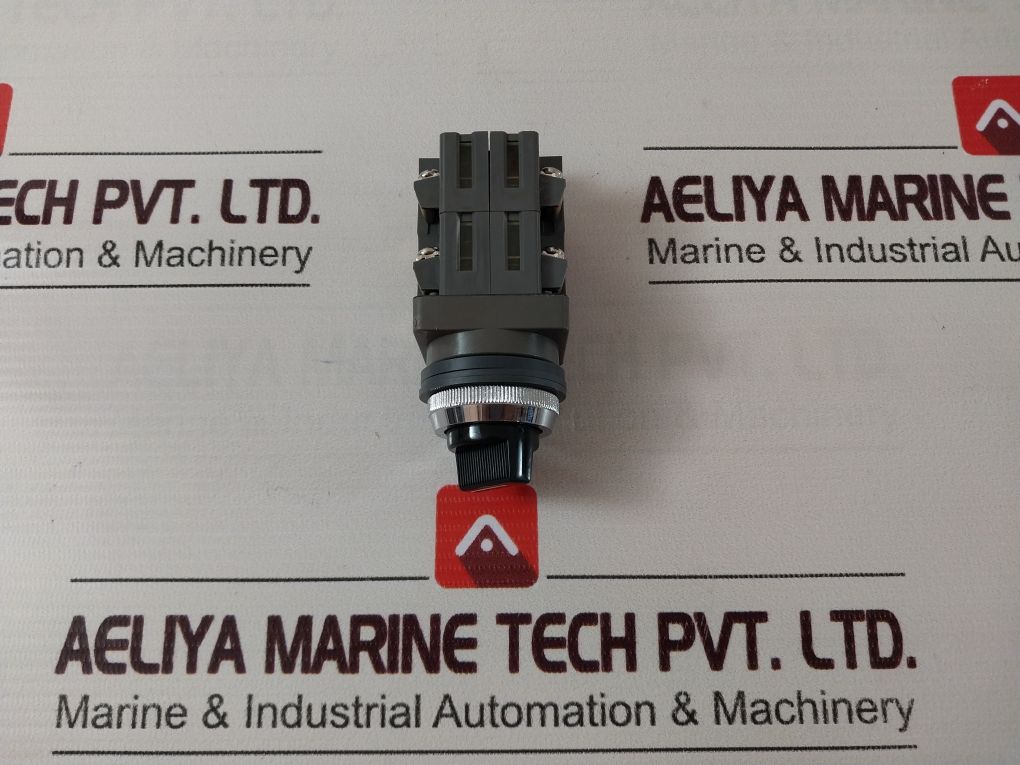 Idec Izumi Asn 41-10569 Selector Switch