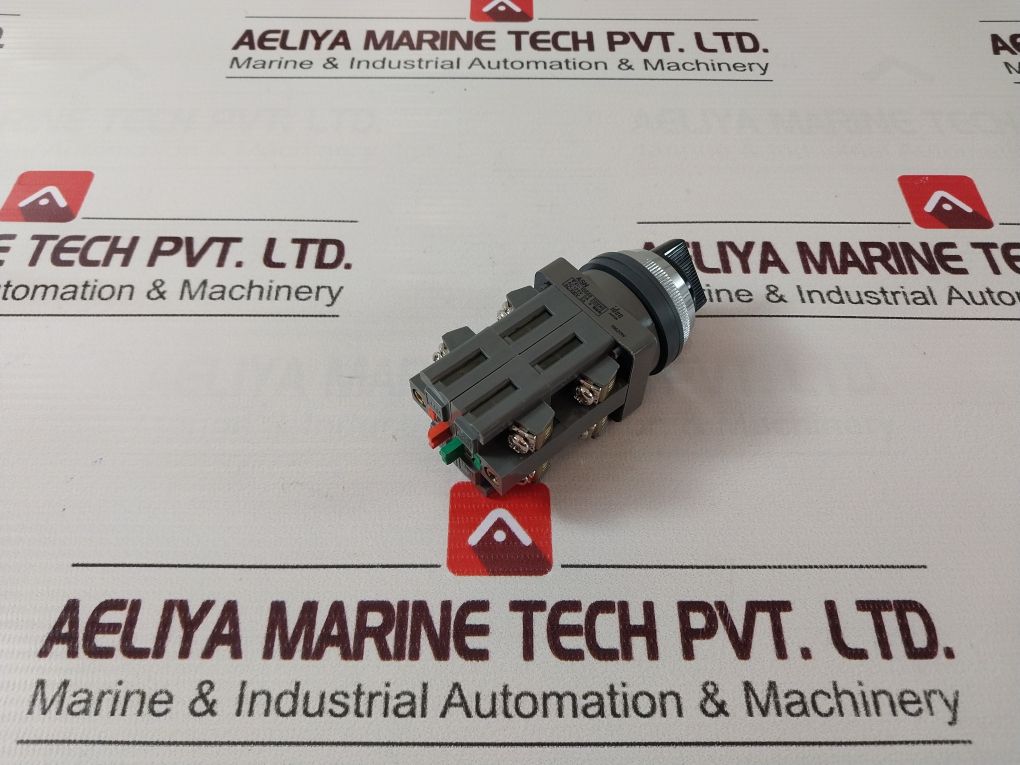 Idec Izumi Asn 41-10569 Selector Switch